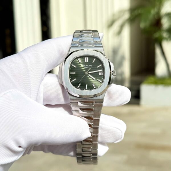 Patek Philippe Nautilus 5711 Watch Green Dial Metal Wire 40mm