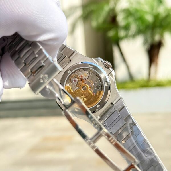 Patek Philippe Nautilus 5711 Watch Green Dial Metal Wire 40mm - Image 12