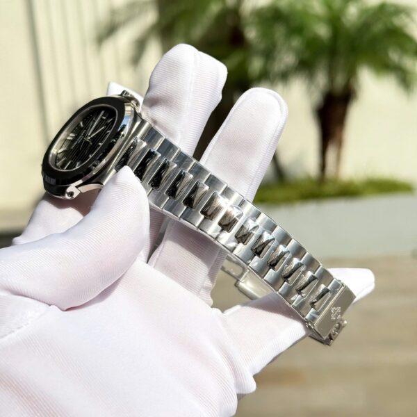 Patek Philippe Nautilus 5711 Watch Green Dial Metal Wire 40mm - Image 10