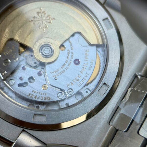 Patek Philippe Nautilus 5711 Watch Green Dial Metal Wire 40mm - Image 8