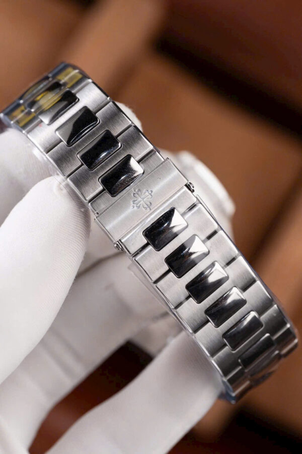 Patek Philippe Nautilus 5711 Watch 40th Anniversary Dial Blue 40mm - Image 12