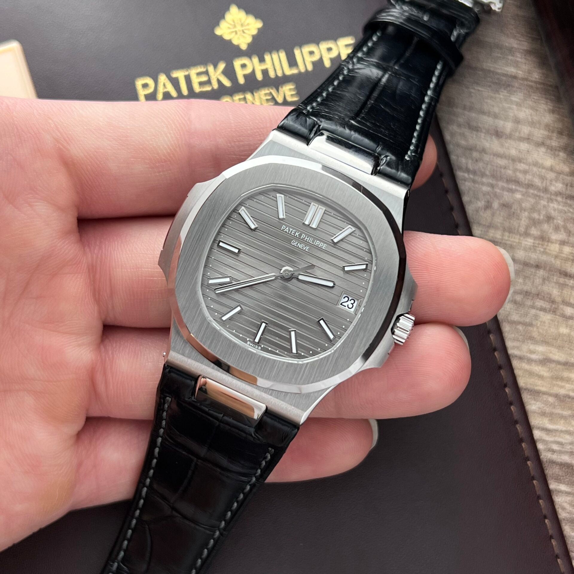 Patek Philippe Nautilus 5711 Watch Gray Dial 40mm - Image 3