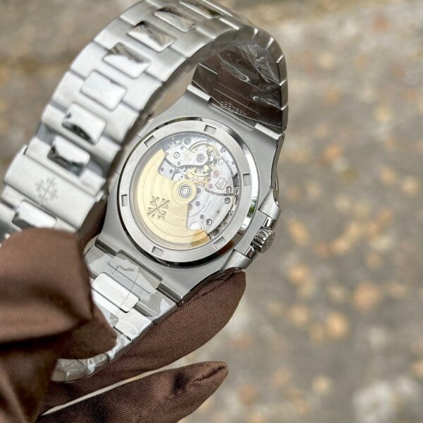 Patek Philippe Nautilus 5711 Watch Blue Dial 40mm - Image 4