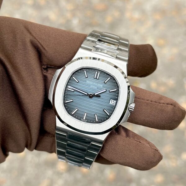 Patek Philippe Nautilus 5711 Watch Blue Dial 40mm - Image 3