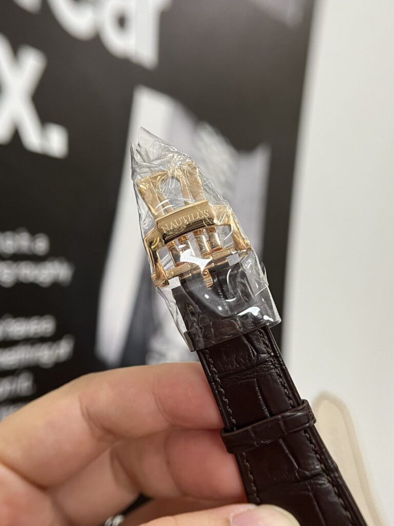 Đồng Hồ Patek Philippe Nautilus 5711 Bọc Vàng Nhà Máy 3K 40mm