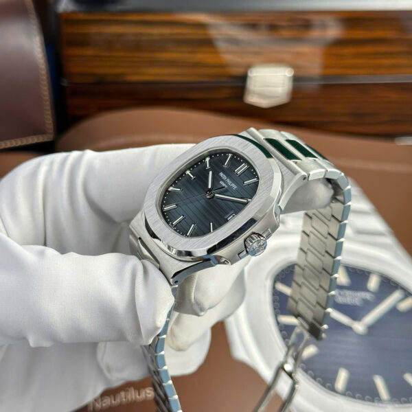 Patek Philippe Nautilus 5711 Watch Refined Full Options Like Auth 40mm - Image 4