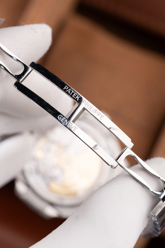 Đồng Hồ Patek Philippe Nautilus 5711 Tùy Chỉnh Mặt Xanh Blue Máy Khắc Nhà Máy BBF 40mm (2)