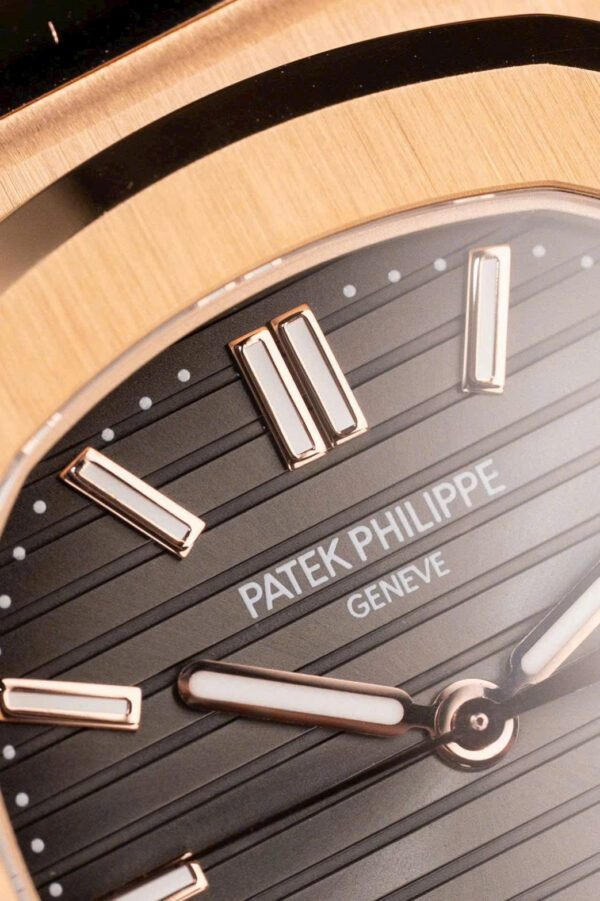 Patek Philippe Nautilus 5711R Watch Gray Dial Leather Strap 40mm - Image 5