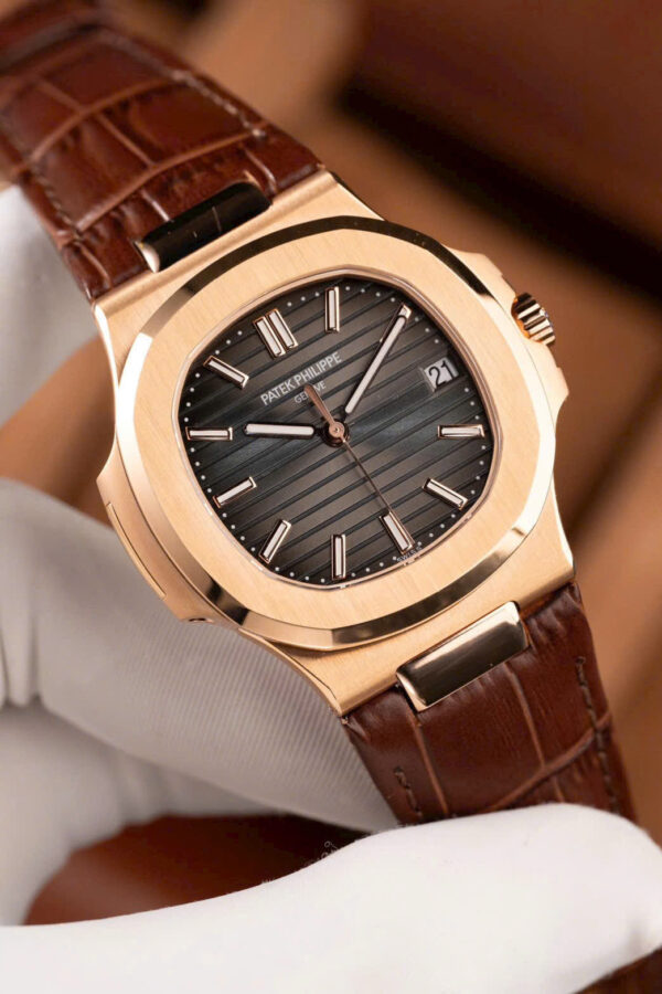 Patek Philippe Nautilus 5711R Watch Gray Dial Leather Strap 40mm - Image 3