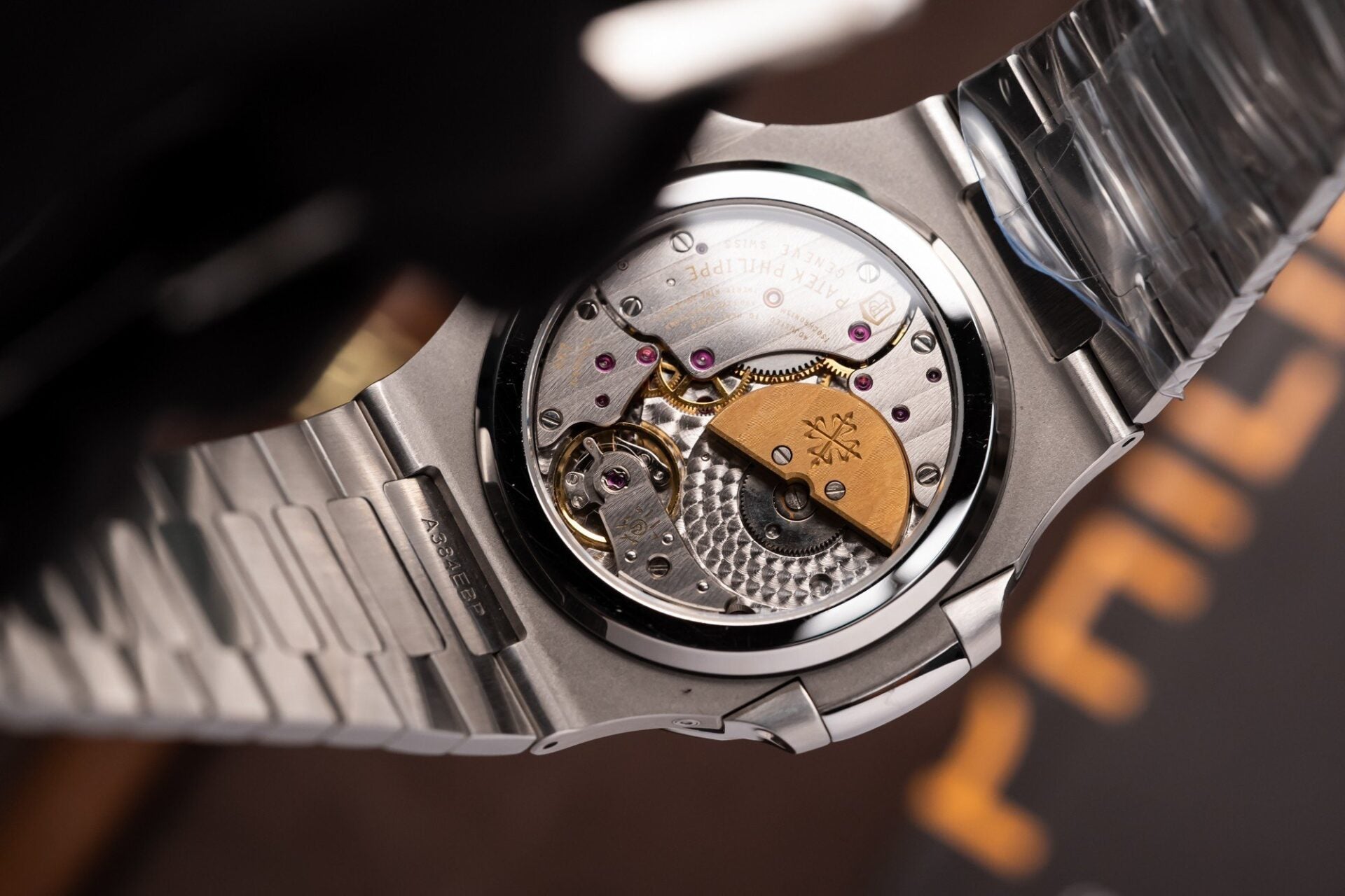 Patek Philippe Nautilus 5712 Watch Gray Dial 40mm - Image 7