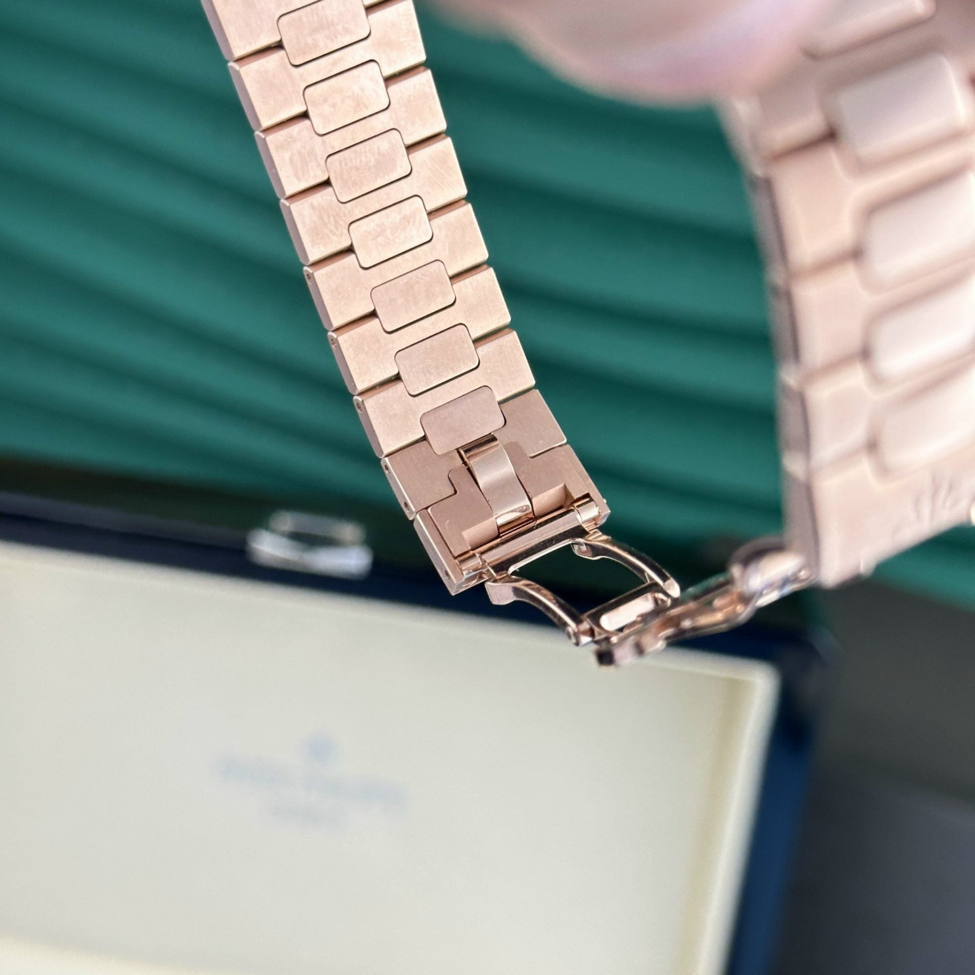 Patek Philippe Nautilus 5712R Gold Wrapped Movement 40mm - Image 9