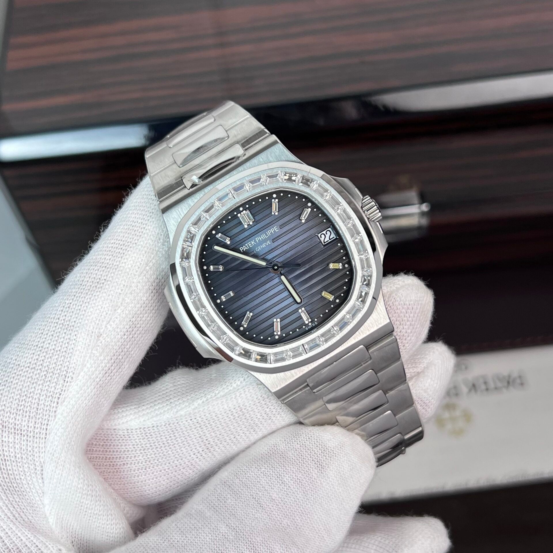Patek Philippe Nautilus 5723 Watch Blue Dial Diamond 40mm - Image 3