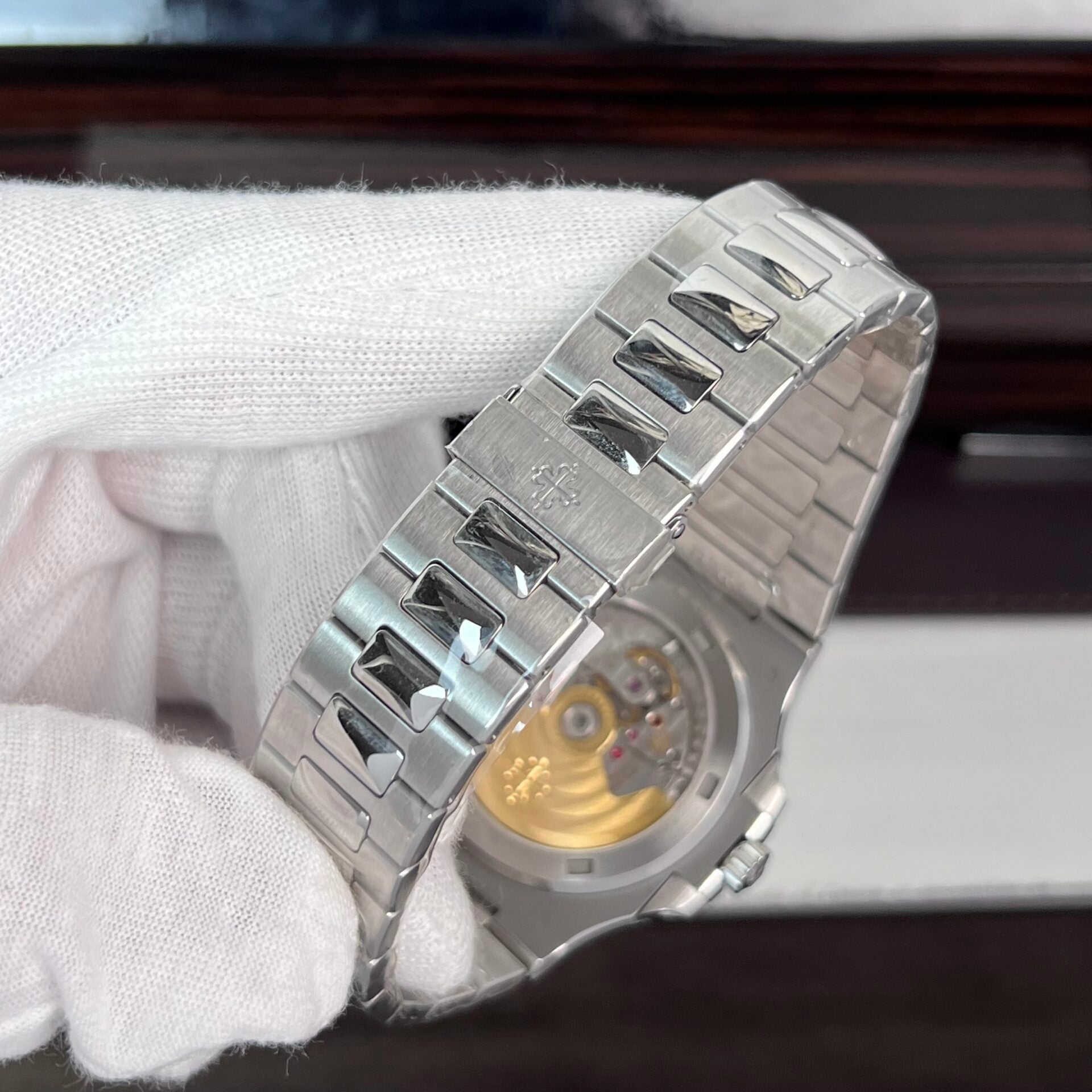 Patek Philippe Nautilus 5723 Watch Blue Dial Diamond 40mm - Image 7