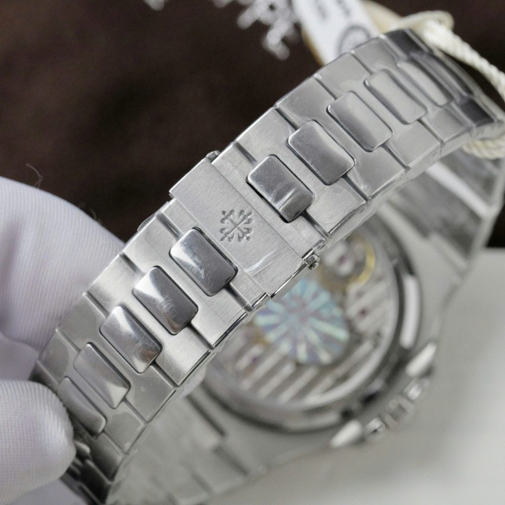 Đồng Hồ Patek Philippe Nautilus 5724G Chế Tác Mặt Tinh Chỉnh + Kim Cương Moissanite Baguette 40mm (2)