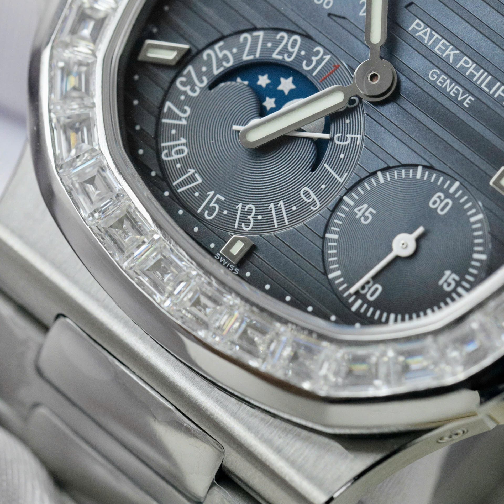 Patek Philippe Nautilus 5724G Dial Watch Diamonds Moissanite Baguette 40mm - Image 5