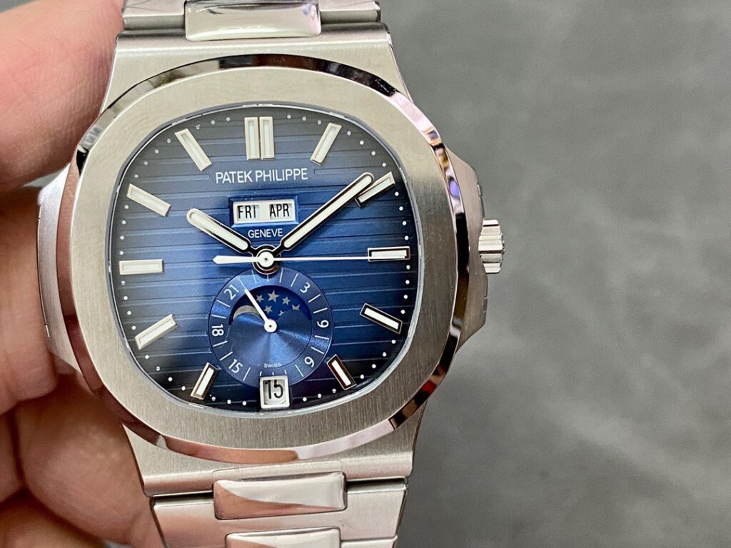 Đồng Hồ Patek Philippe Nautilus 5726 Blue Dial GR Factory (6)