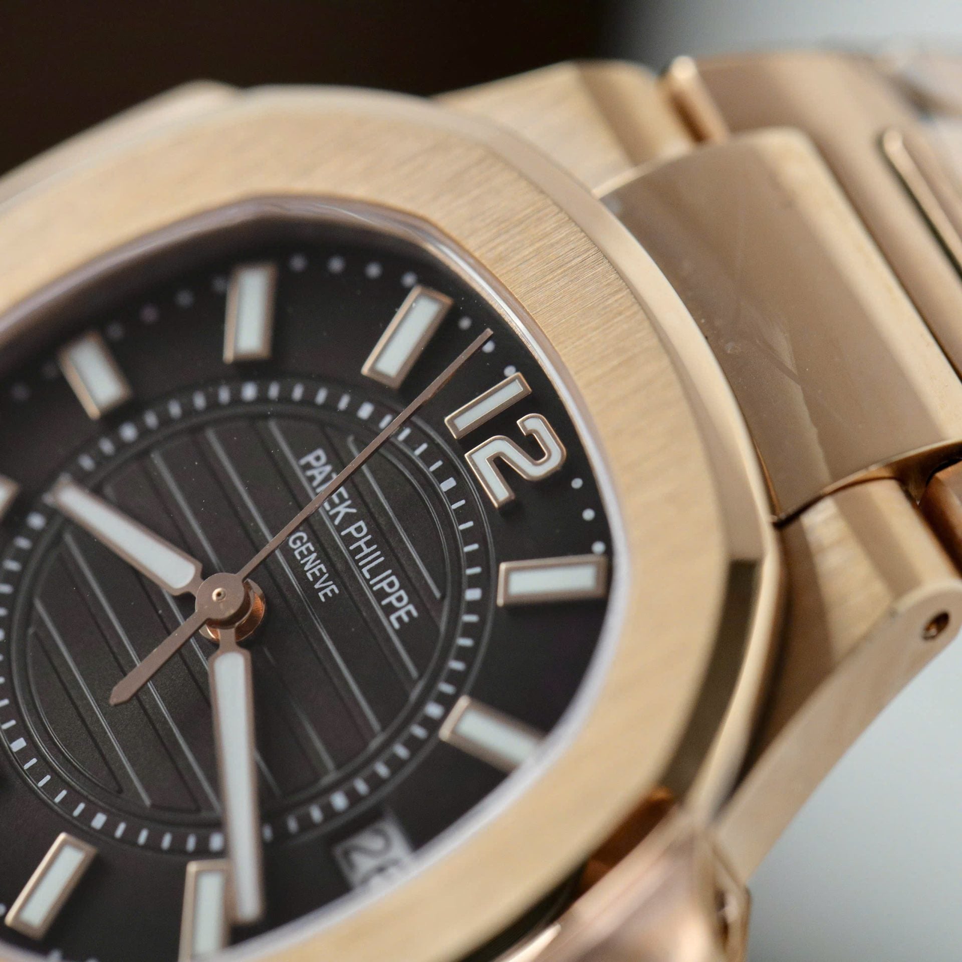 Patek Philippe Nautilus 7010 Watch Women Dial Black 32mm - Image 4