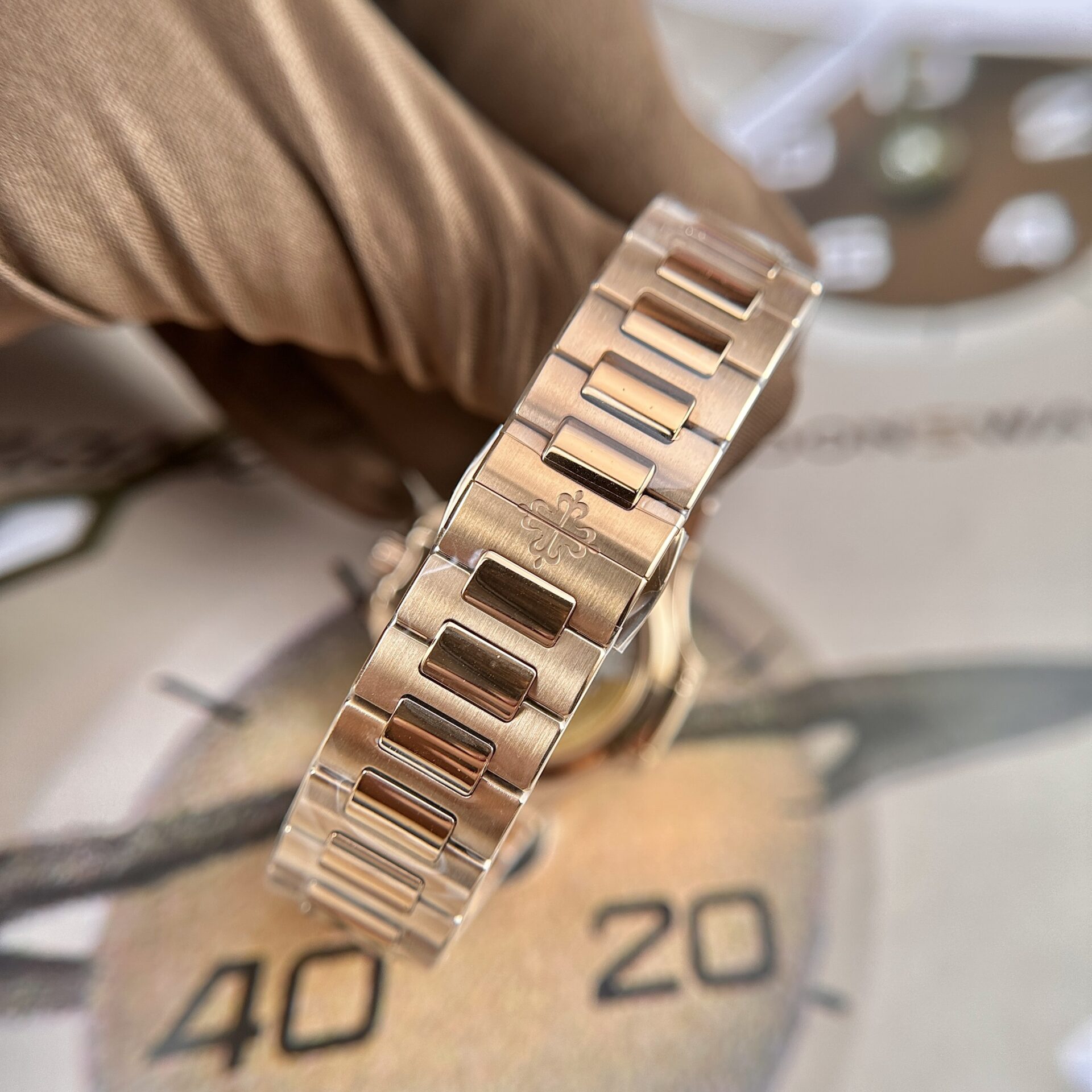 Patek Philippe Nautilus 7118 Watch Rose Gold 35.2mm - Image 11