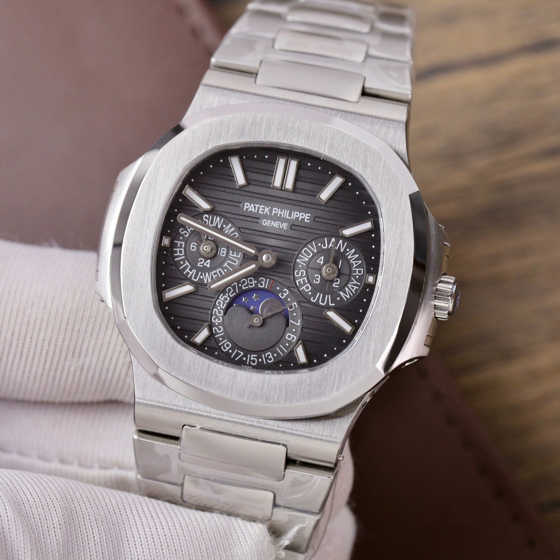 Patek Philippe Men Watch Nautilus 5740 Gray Dial Metal Wire 40mm