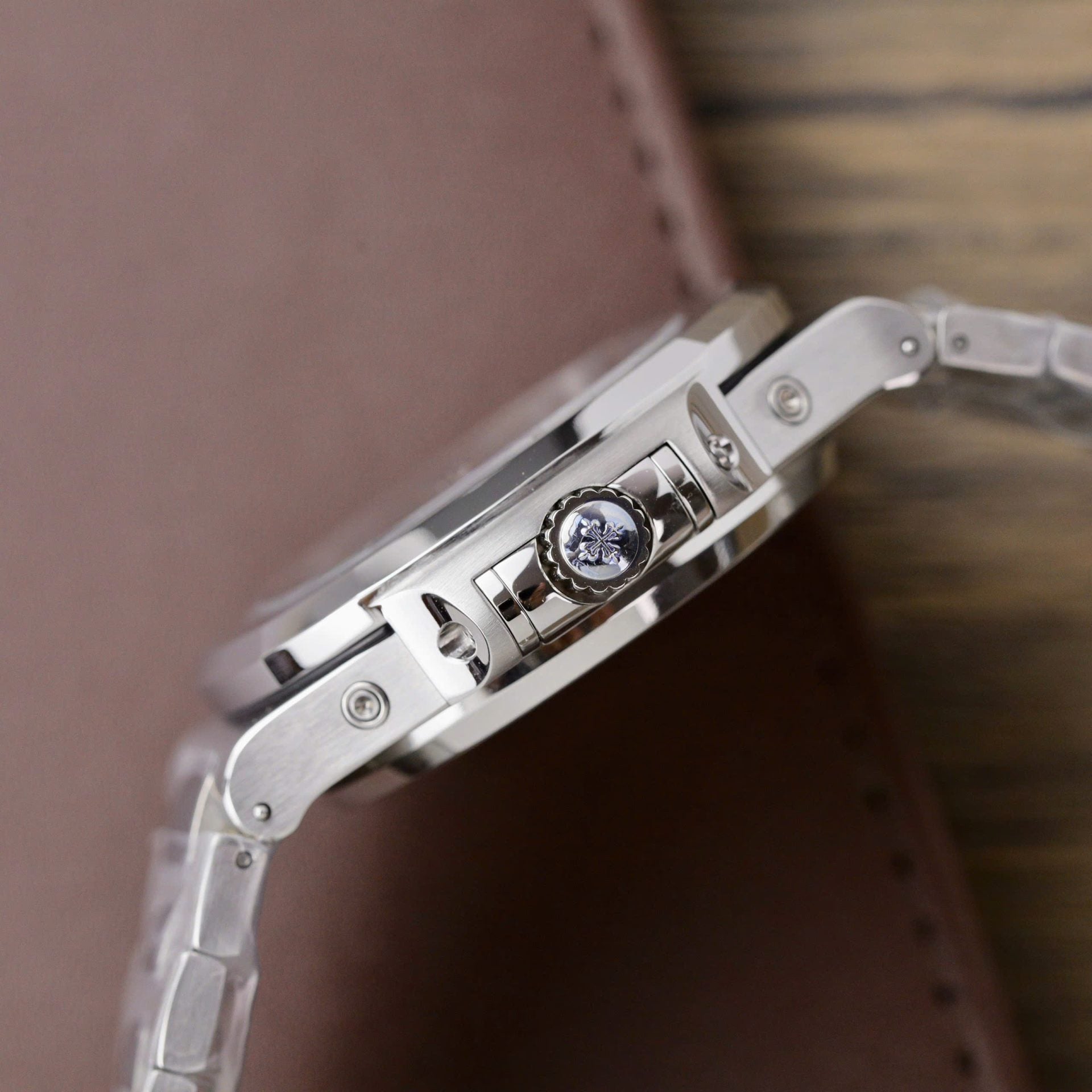 Patek Philippe Men Watch Nautilus 5740 Gray Dial Metal Wire 40mm - Image 6