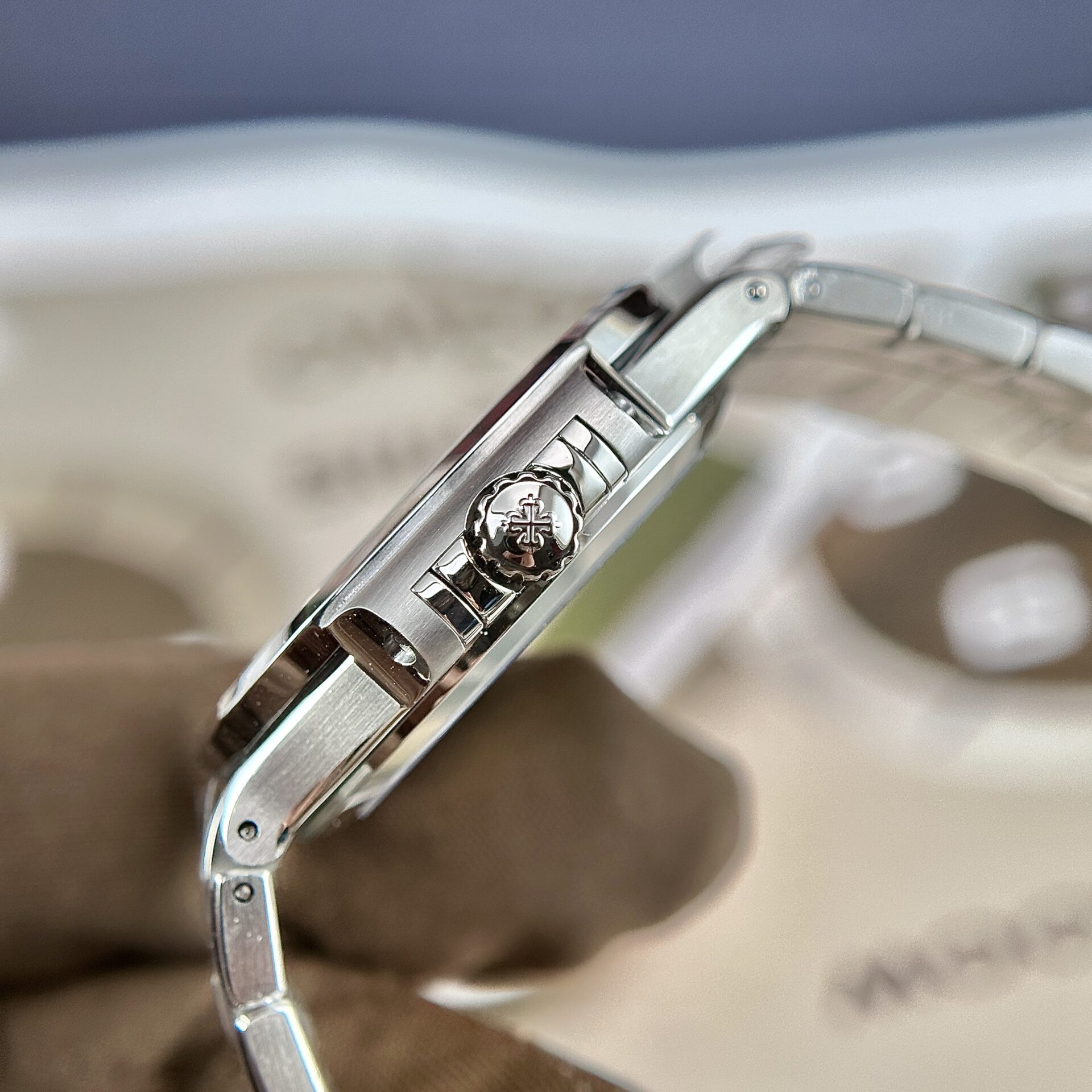 Patek Philippe Nautilus 7118 Watch Grey Dial 35.2mm - Image 5