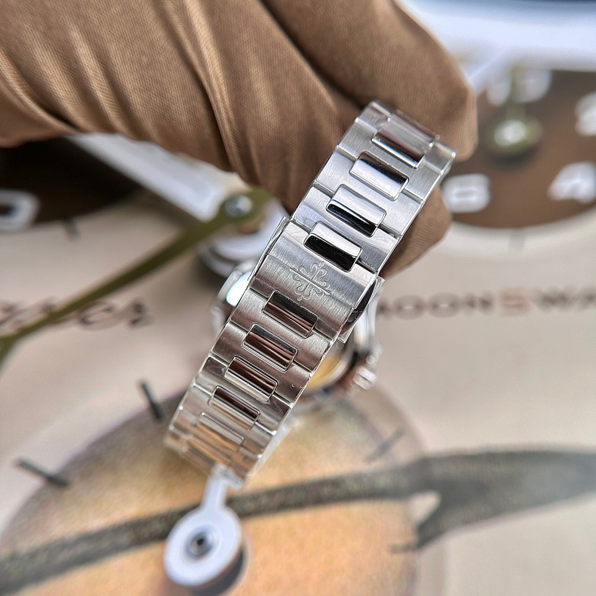 Patek Philippe Nautilus 7118 Watch Grey Dial 35.2mm - Image 10