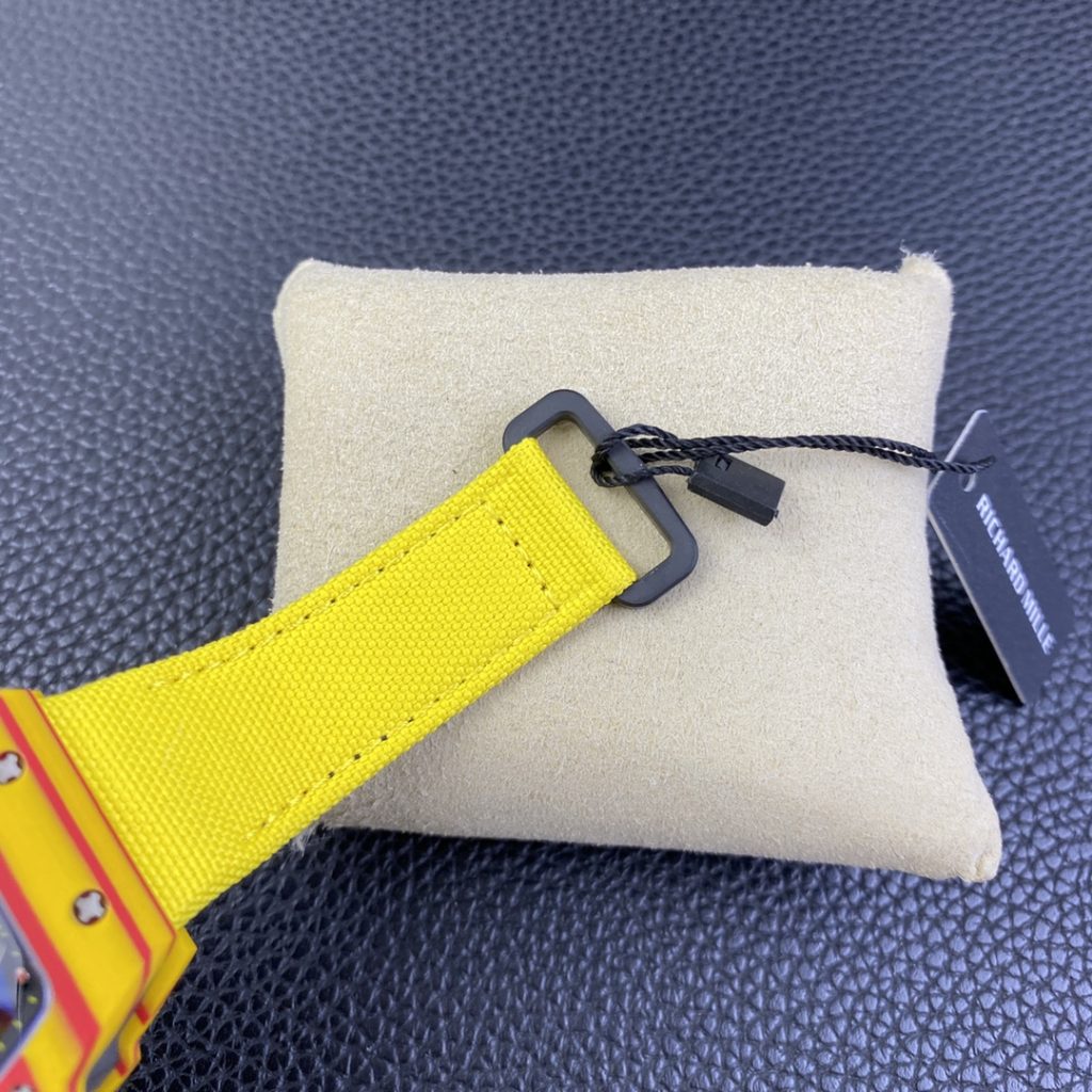 Đồng Hồ Richard Mille RM27-03 Tourbillon Full Carbon Siêu Nhẹ 44mm (2)