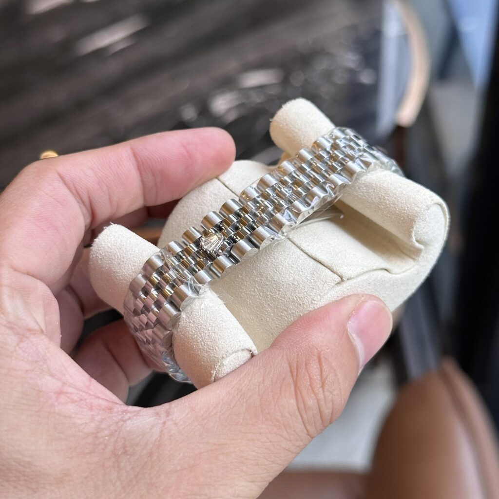 Đồng Hồ Rolex DateJust Nữ Mặt Hồng Cọc Số La Mã EW 31mm (2)