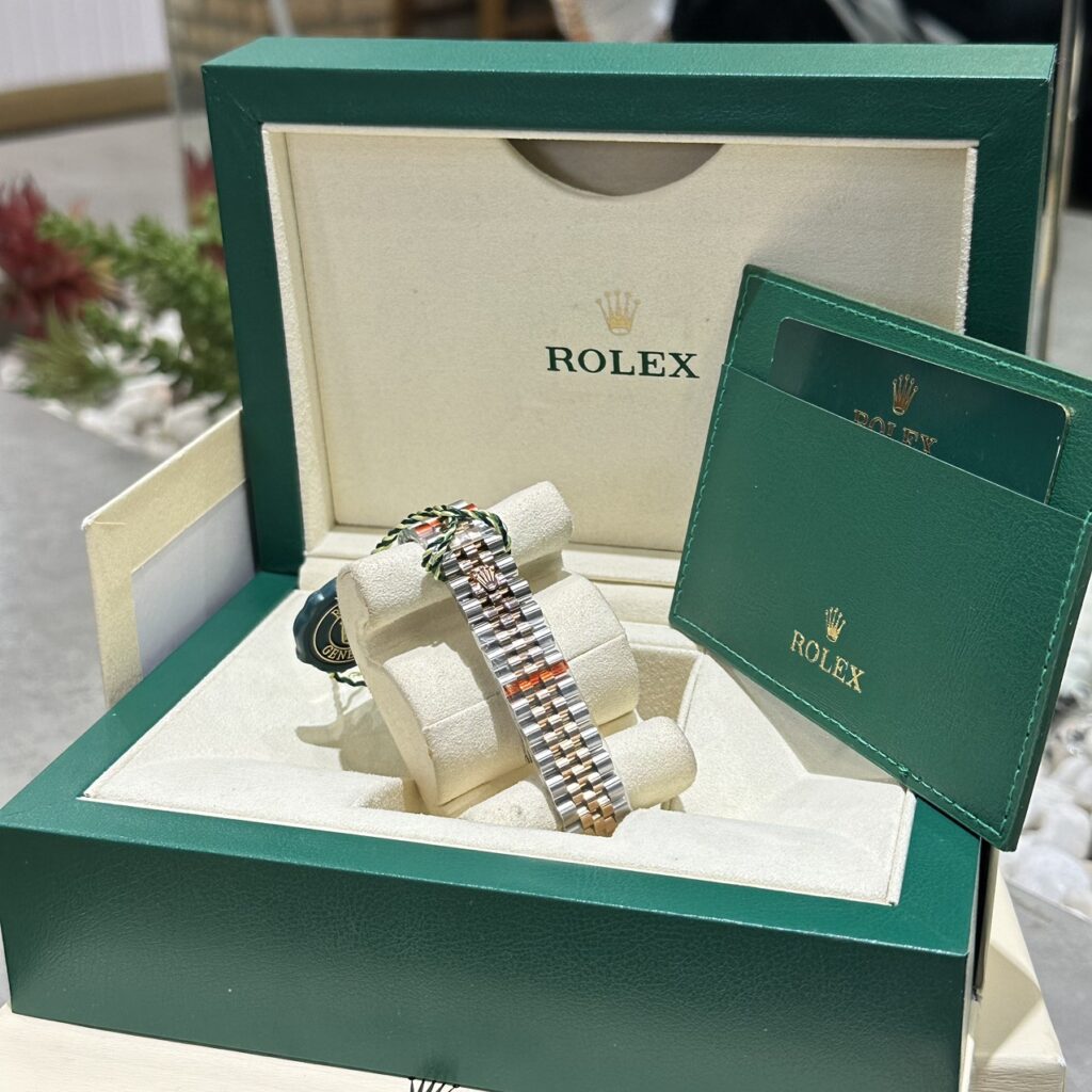 Đồng Hồ Rolex DateJust nữ Fake Cao Cấp Mặt Sunburt Dây Jubilee 31mm (5)