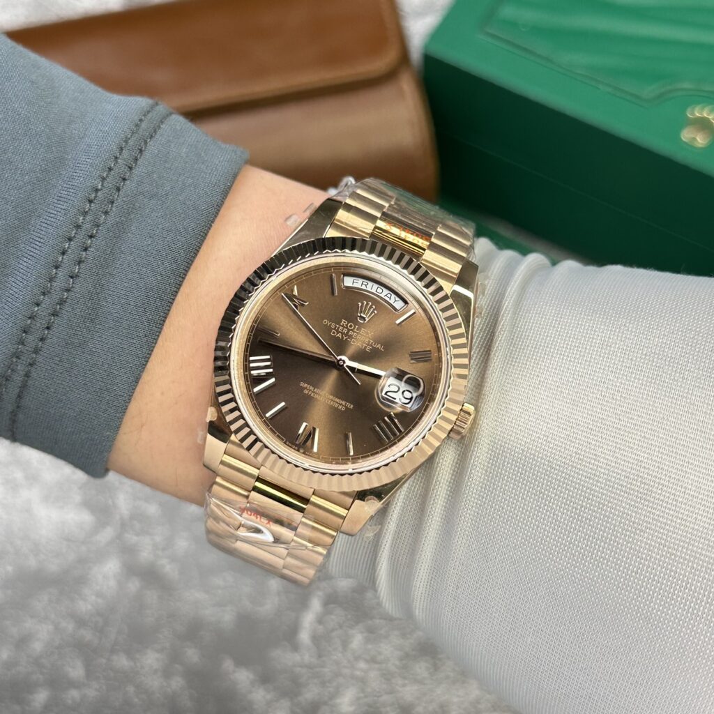 Đồng Hồ Rolex Day-Date 228235 Rose Gold Mặt Chocolate Rep 11 V2 GMF 40mm (2)