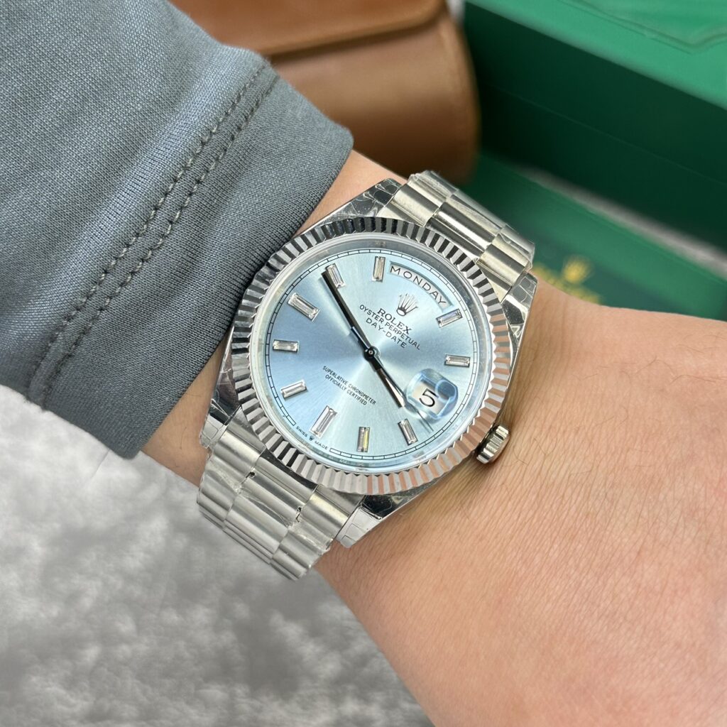 Đồng Hồ Rolex Day-Date 228236 Mặt Số Đính Đá Rep 11 V2 GM Factory 40mm (2)