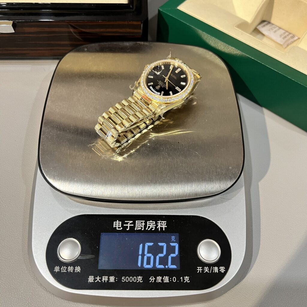 Đồng Hồ Rolex Day-Date 228238 Tinh Chỉnh Độ Kim Cương Moissanite 40mm (2)