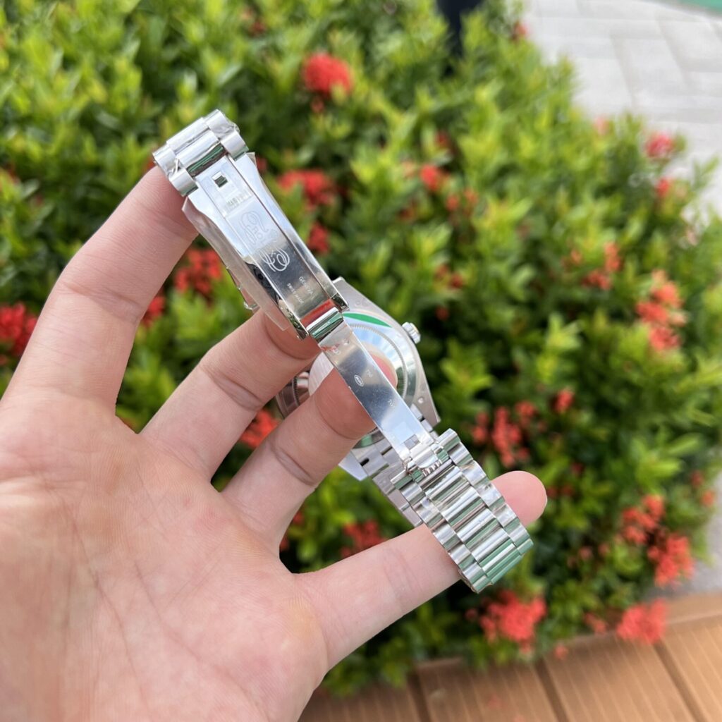 Đồng Hồ Rolex Day-Date Ice Blue Đính Đá Baguette EW 40mm (1)