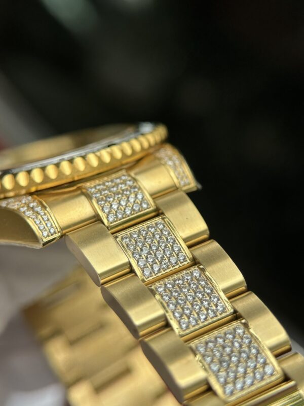 Rolex Watch With Full Diamond Black Dial 40mm - Image 6