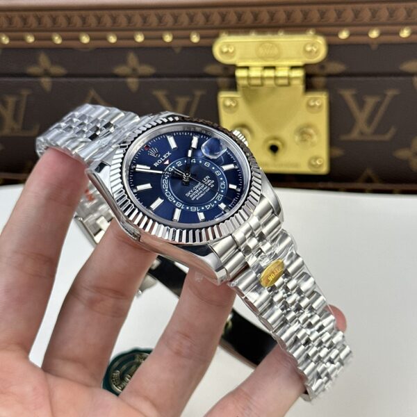 Rolex Watch Sky Dweller 326934 Strap Jubilee Dial Blue 42mm - Image 3
