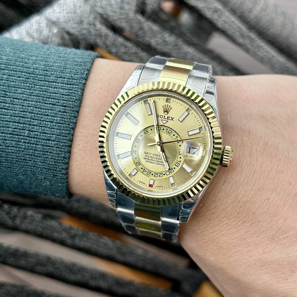 Đồng Hồ Rolex Sky-Dweller Demi Gold Replica N Factory 41mm (1)