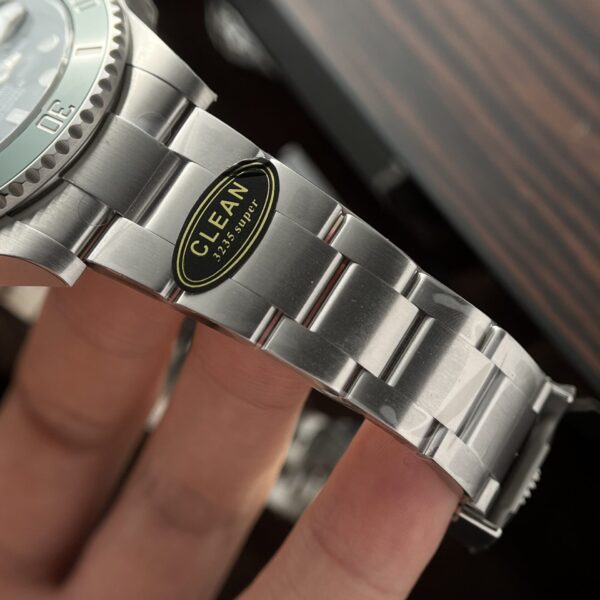 Rolex Watch Submariner 126610LV Stabucks 40mm - Image 4