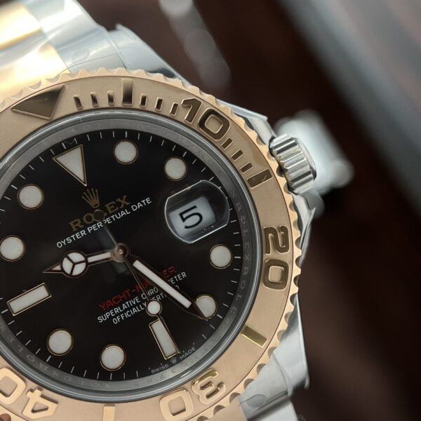 Rolex Yacht 126621 Watch Dial Chocolate 40mm - Image 4