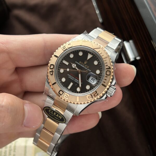 Rolex Yacht 126621 Watch Dial Chocolate 40mm - Image 3