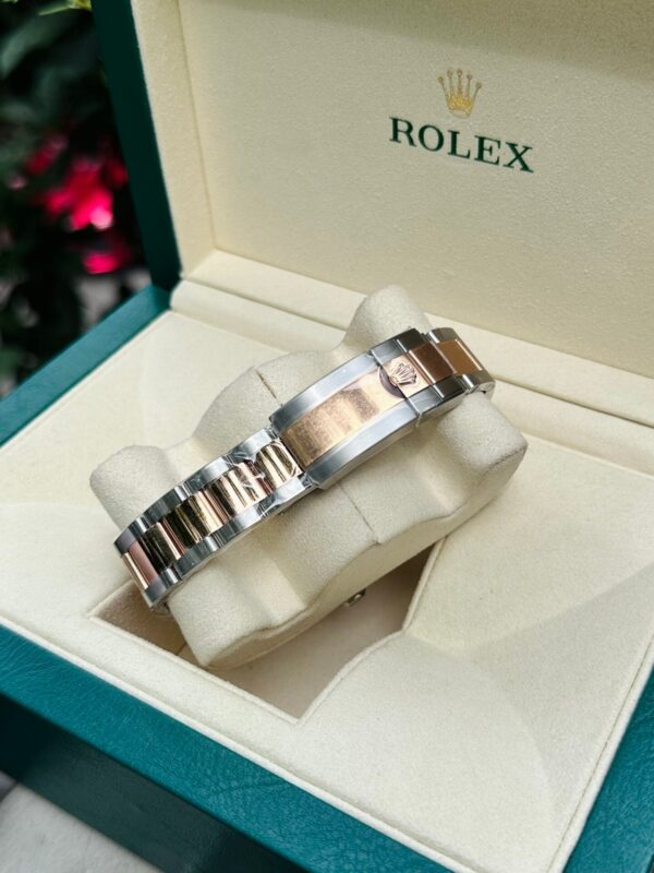 Rolex Yacht 126621 Watch Black Dial 40mm - Image 6
