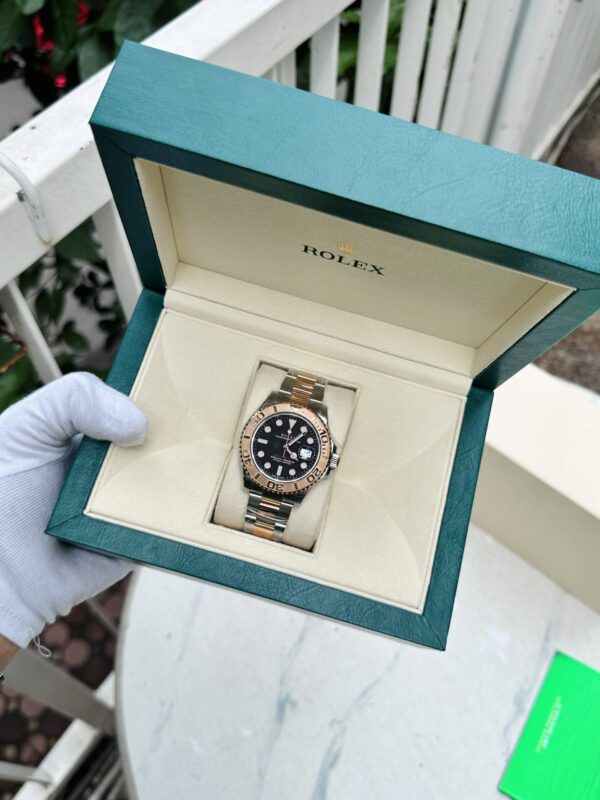 Rolex Yacht 126621 Watch Black Dial 40mm - Image 2