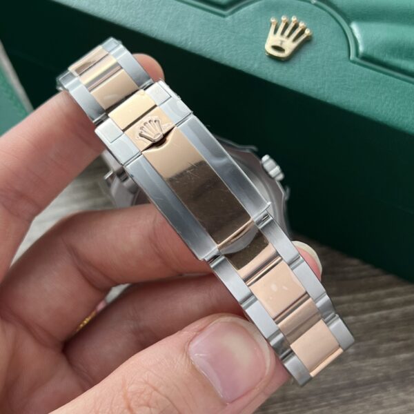 Rolex Watch Yacht Dial Chocolate 40mm - Image 8