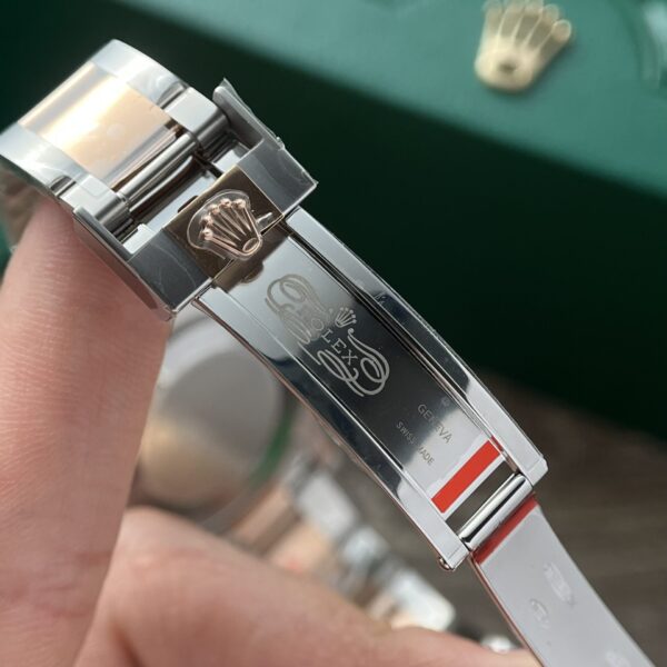 Rolex Watch Yacht Dial Chocolate 40mm - Image 7