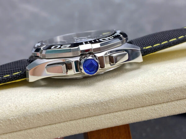 TAG Heuer Watch Black Leather Strap 43mm - Image 5