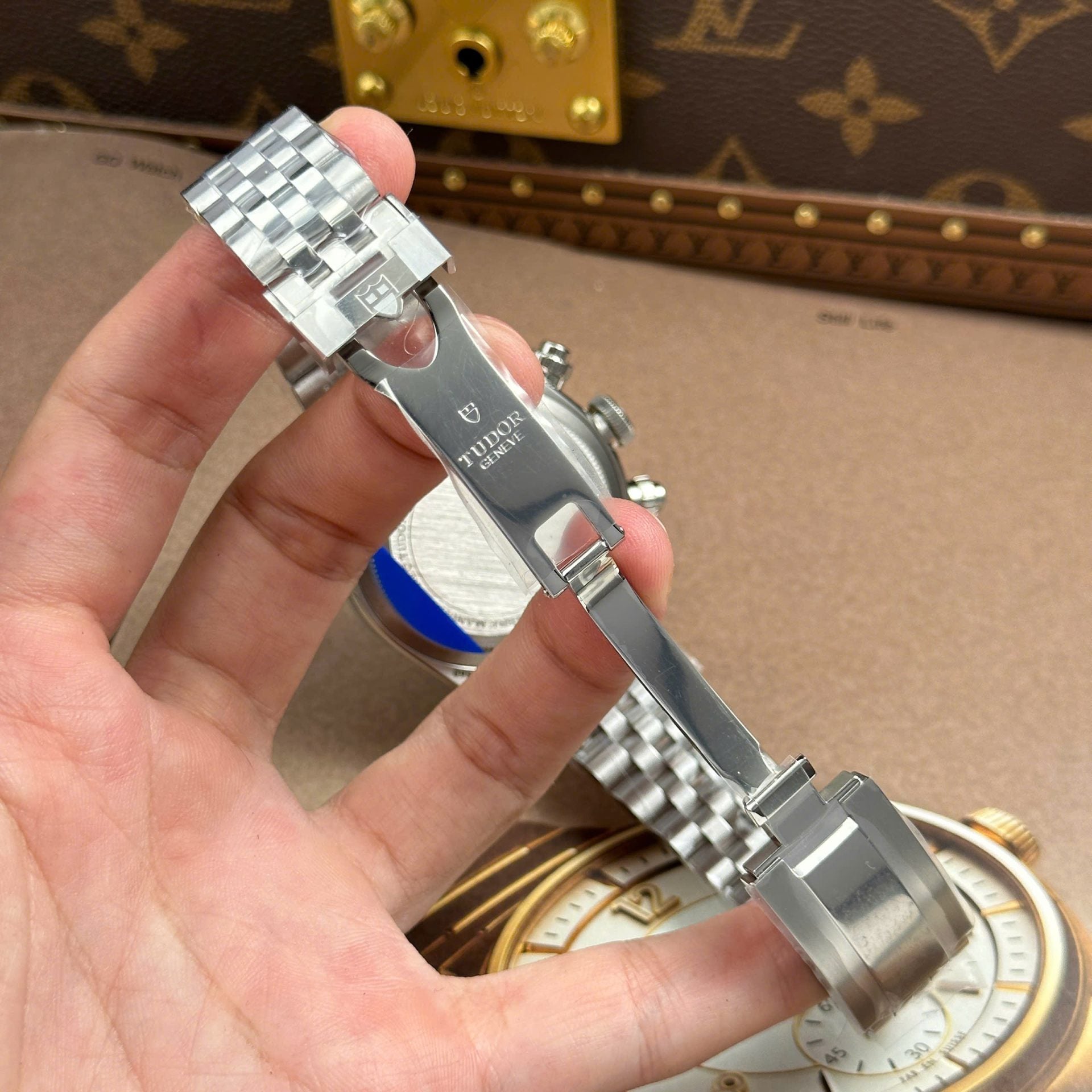 Tudor Black Bay Chronograph Watch Blue Dial Metal Wire 41mm - Image 12