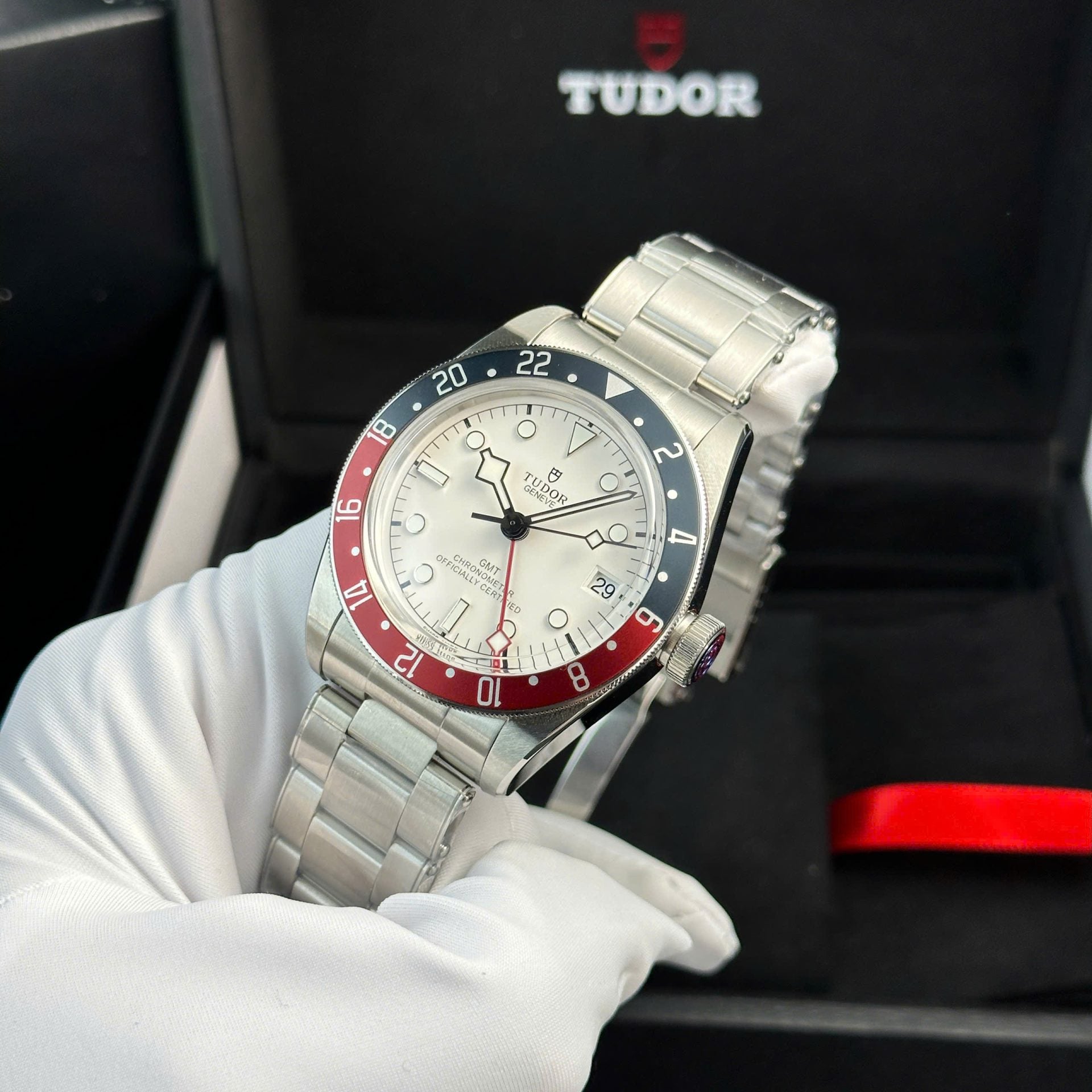 Tudor Black Bay GMT White Dial 11 Watch 41mm - Image 3