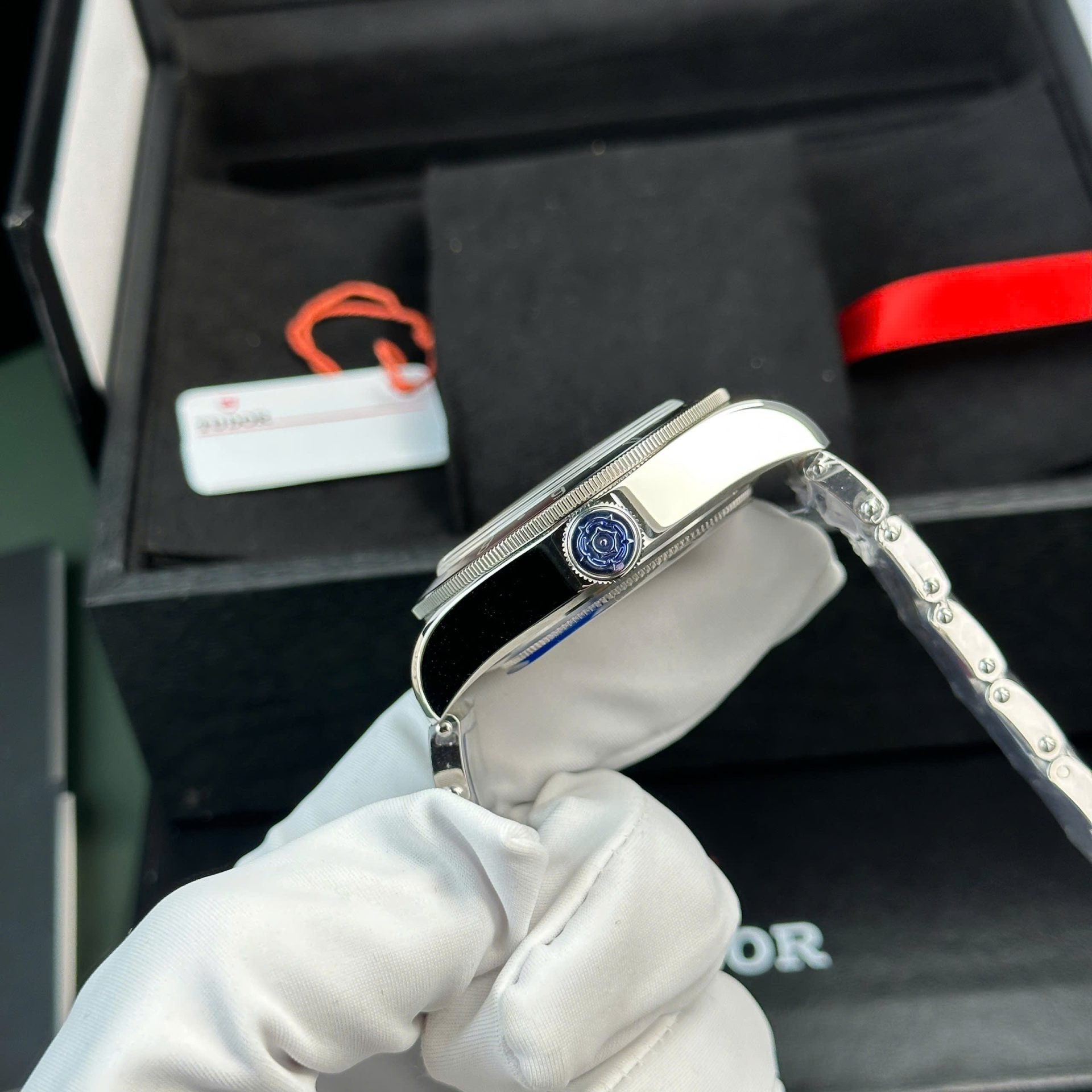 Tudor Black Bay GMT White Dial 11 Watch 41mm - Image 5