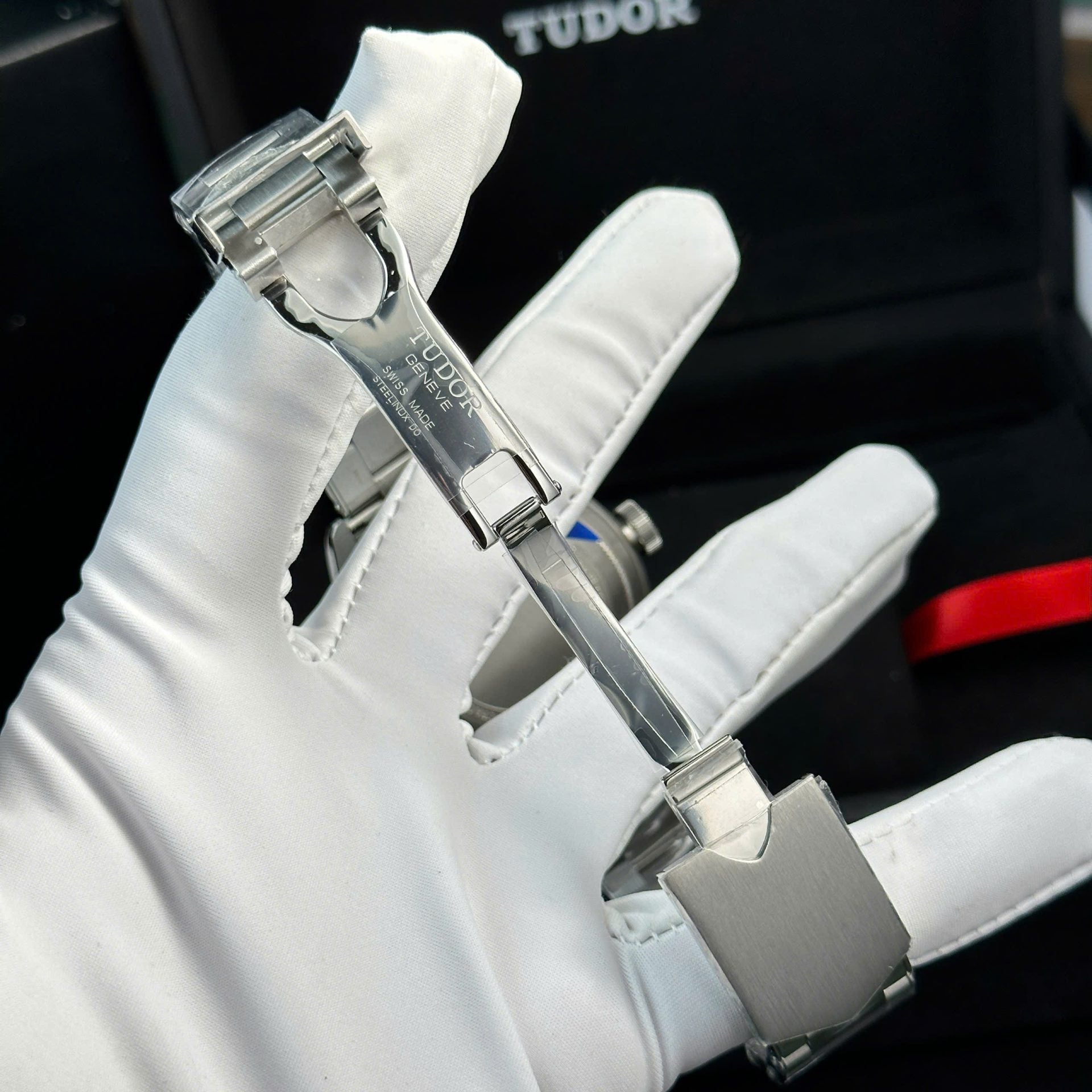 Tudor Black Bay GMT White Dial 11 Watch 41mm - Image 8