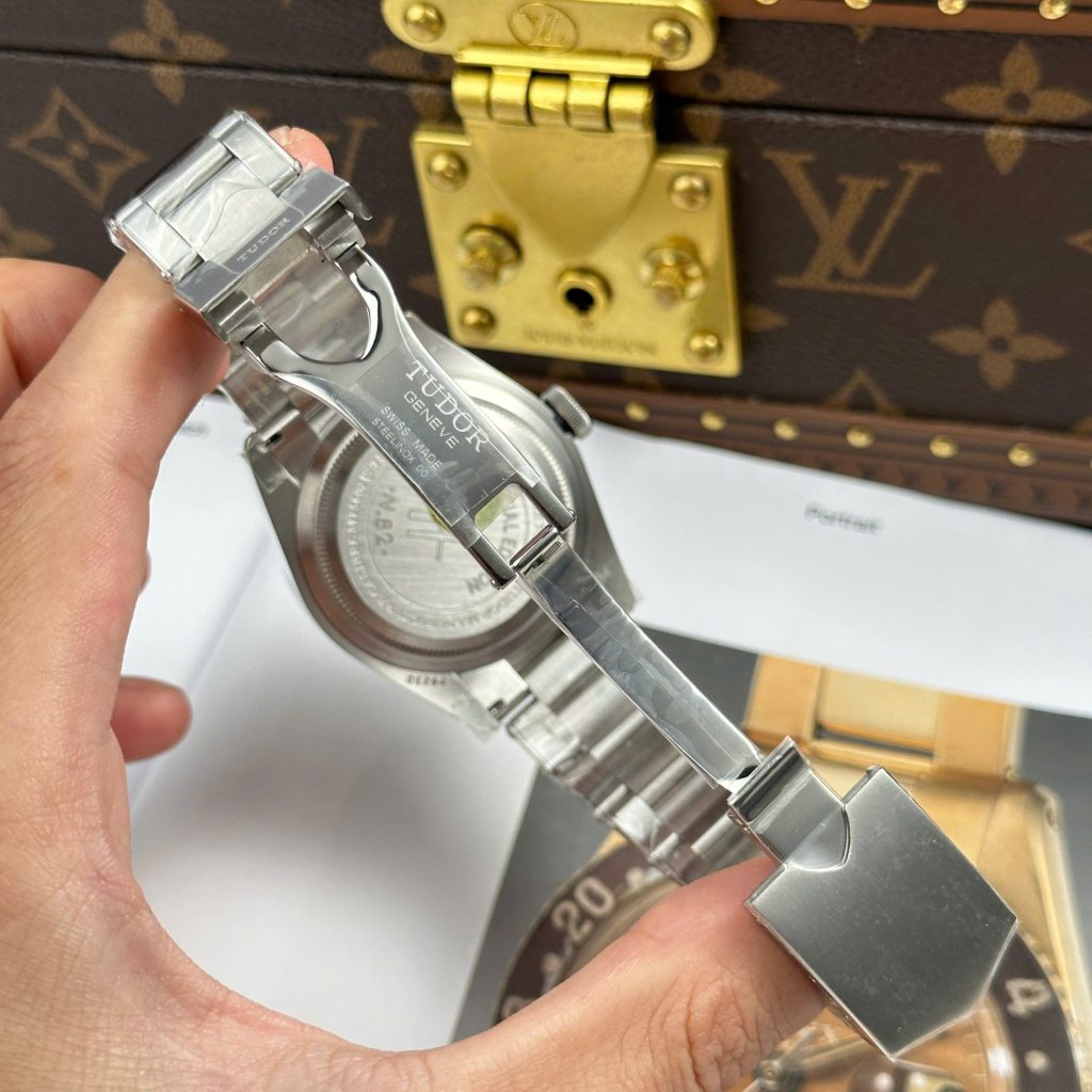 Đồng Hồ Tudor Black Bay Harrods M79230G Replica 11 Viền Xanh Lá Cây Xưởng ZF 41mm (2)