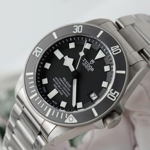 Tudor Pelagos 25600TN Watch Black Dial Automatic Movement 42mm - Image 5